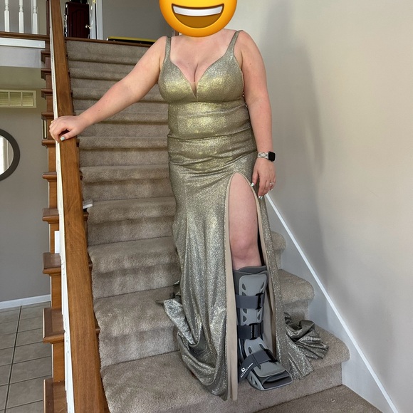 Formal Dress - Picture 7 of 7